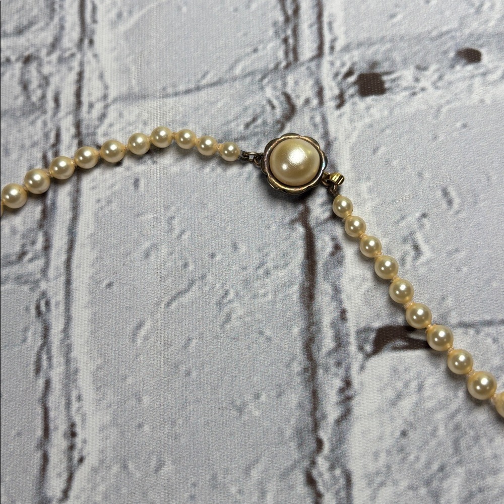Vintage Pearl Necklace 925 Sterling Gold Tone Clasp Ivory Pearls Dainty Classic - Picture 4 of 14